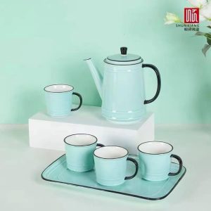 Porcelain coffee jug with cups