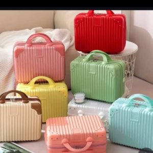 Small box for traveling  Or make up